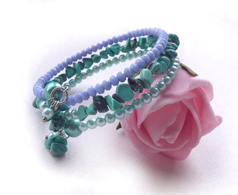 Memory Wire Armband Mit Türkis Perlen, Armband, Perlenarmband Memory Wire Armband Mit Türkis Perlen, Armband, Perlenarmband von LadyLiJewellery