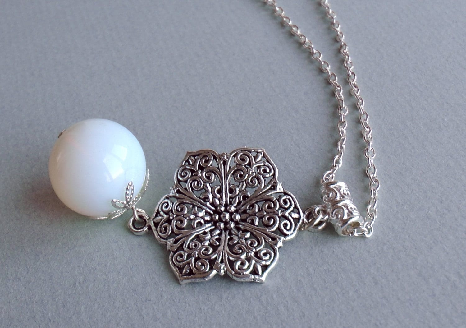 Mondstein-Halskette, Charm-Halskette, Versilberte Halskette, Lange Halskette von LadyLiJewellery