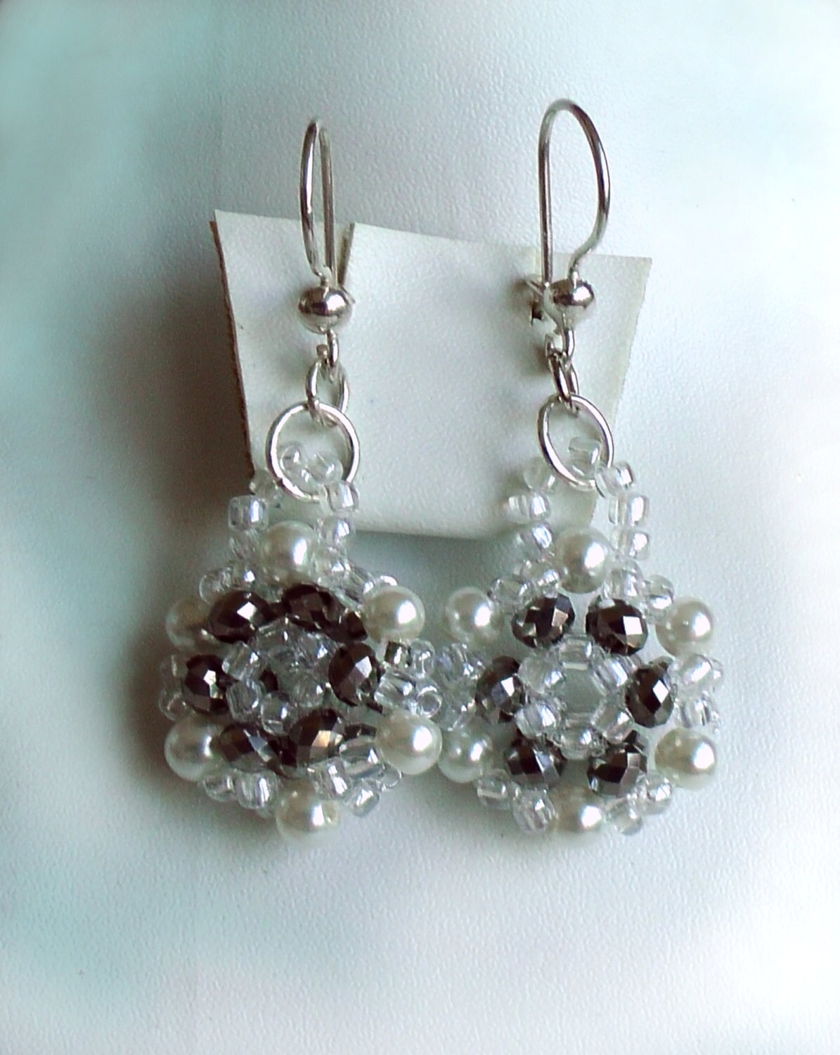Ohrringe Schneeflocke, Perlenohrringe, Ohrringe Aus Perlen, Perlenarbeit Ohrringe, Weihnachtsohrringe von LadyLiJewellery