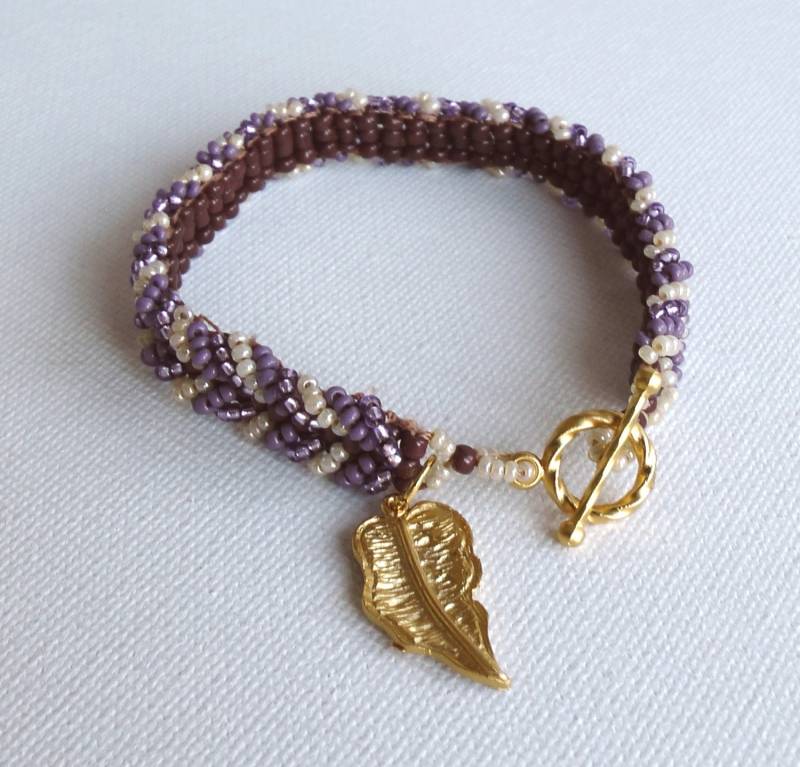 Handgefertigtes Perlenarmband Lila Gewebt, Blattgold Handgefertigtes Perlenarmband Lila Gewebt, Blattgold von LadyLiJewellery