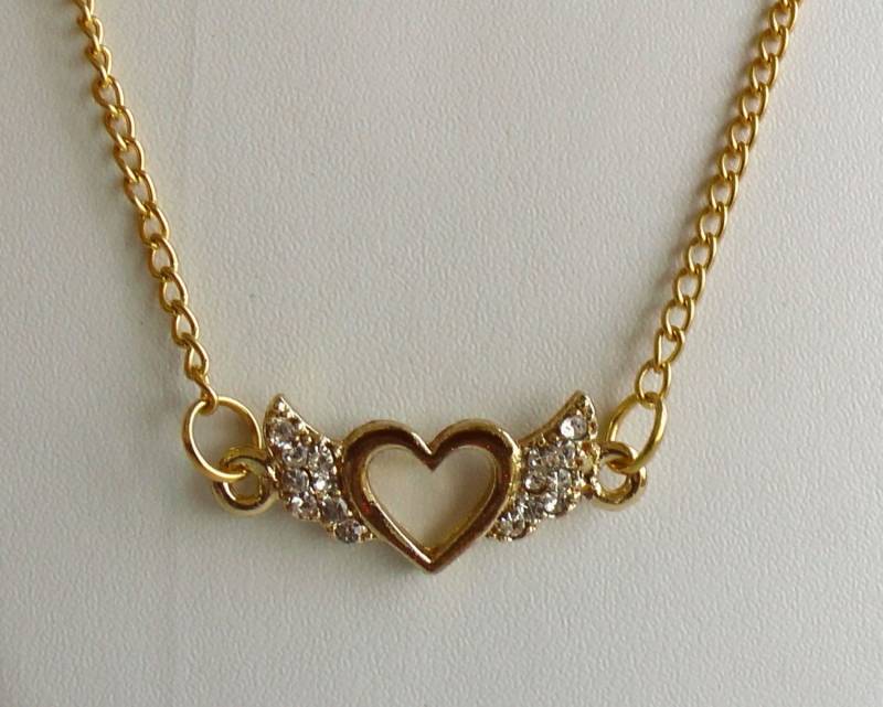 Vergoldete Geflügelte Herz Halskette Mit Strasssteinen Vergoldete Geflügelte Herz Halskette Mit Strasssteinen von LadyLiJewellery