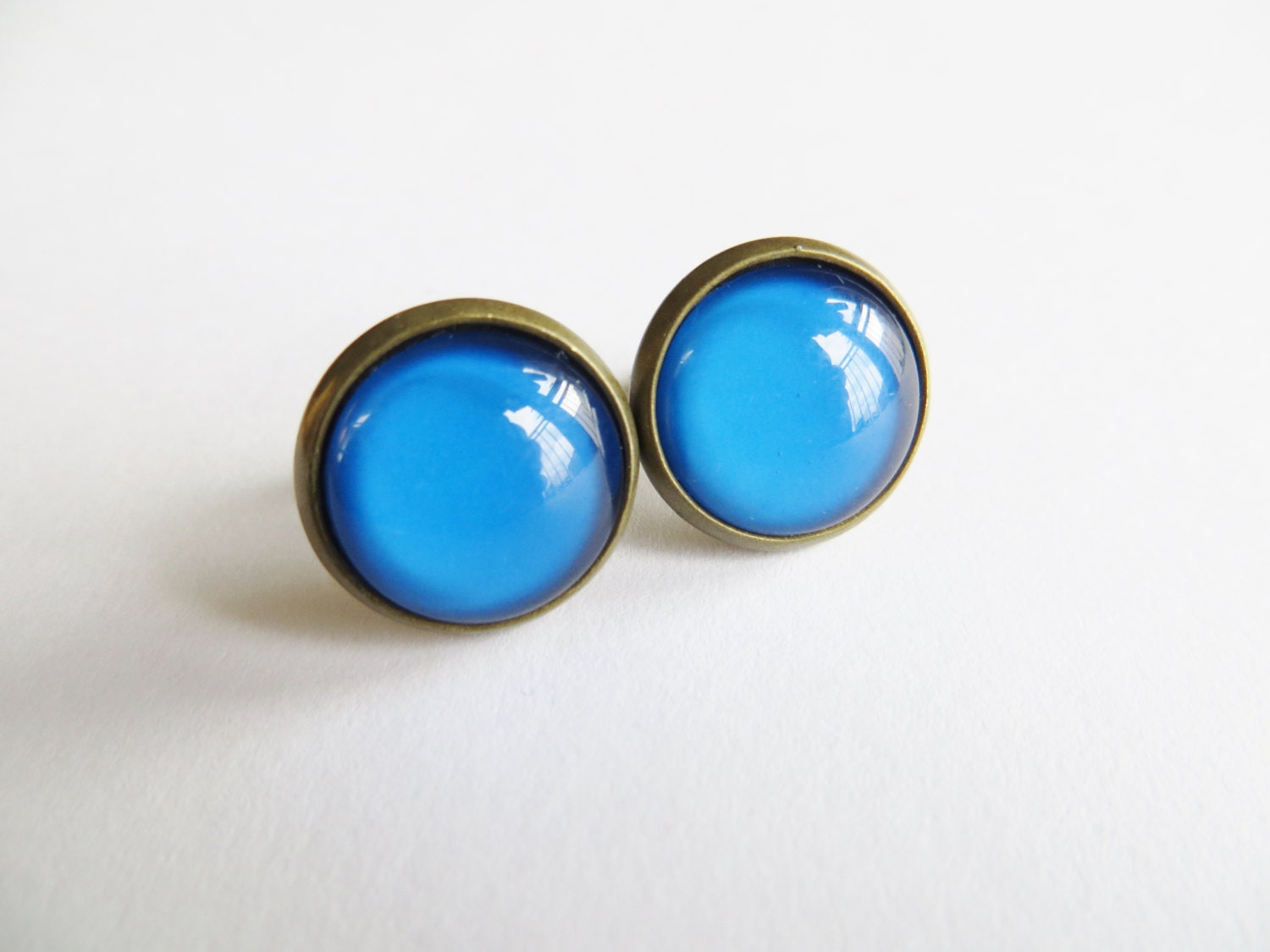 Blaue Glaskuppel Ohrringe Messing Oder Versilberte Ohrstecker Blaue Glaskuppel Ohrringe Messing Oder Versilberte Ohrstecker von LadyMangoJewellery