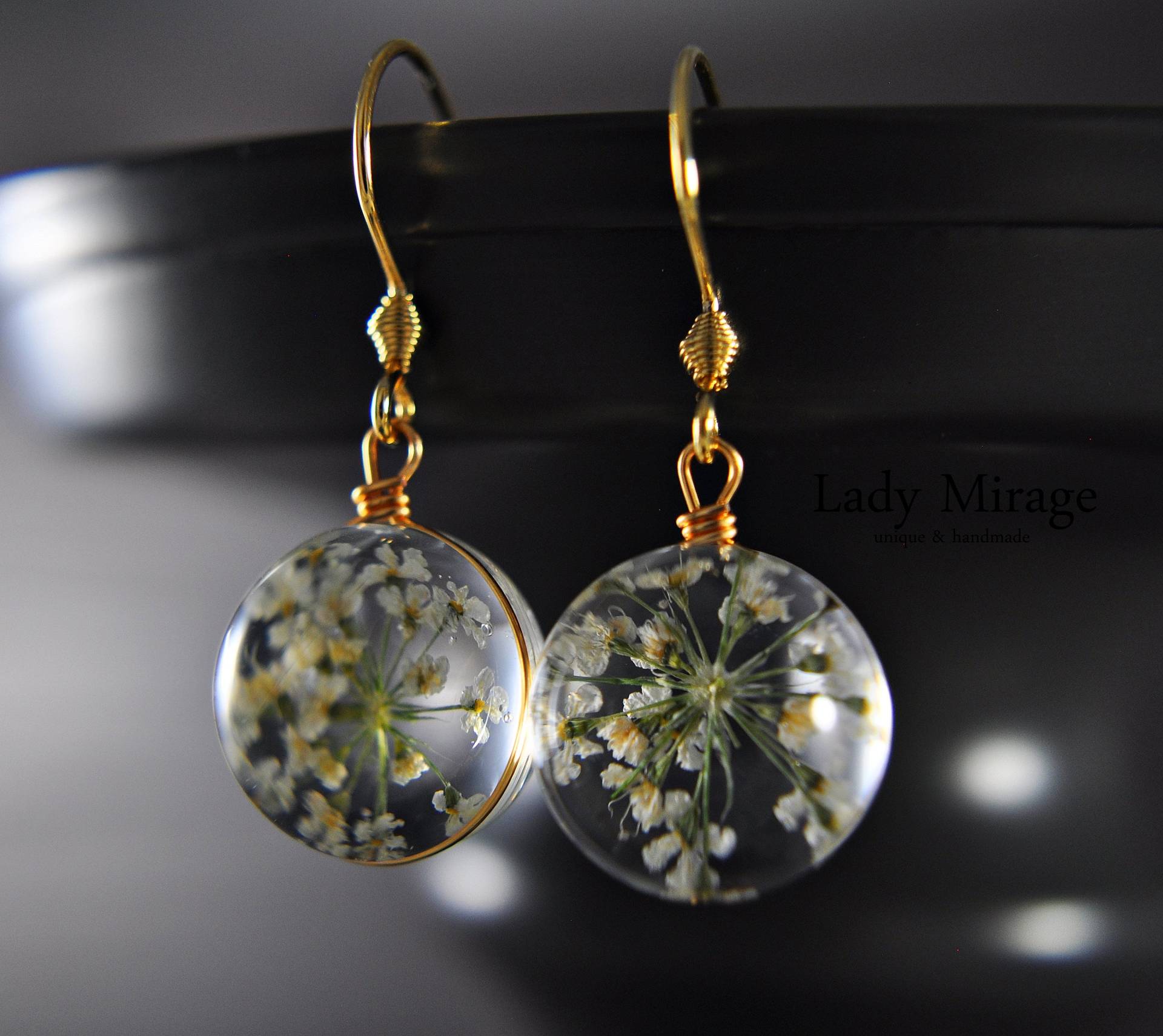 Echte Blüten Kugel-Ohrringe - Vergoldet Weiß Gesschenk Für Sie Weihnachtsgeschenk von LadyMirageDesign