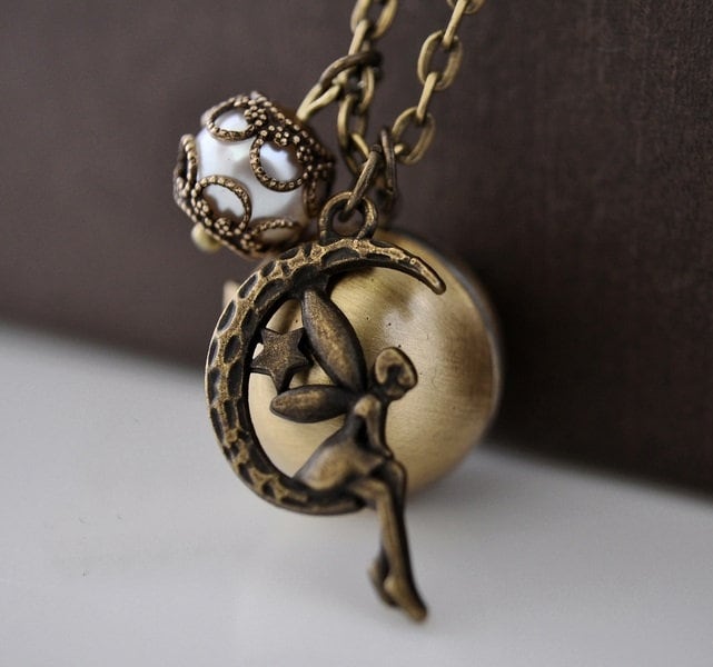 Mondfee Medaillon Kette von LadyMirageDesign