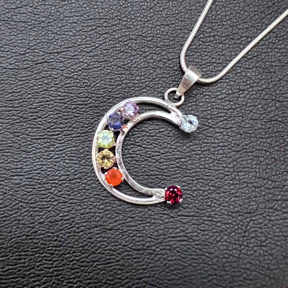 Halbmond Mond Chakra Sterling Silber Anhänger Halskette Heiliges Symbol Göttliche Energie Handgefertigter Handwerker Schmuck von LadyMoonfyre