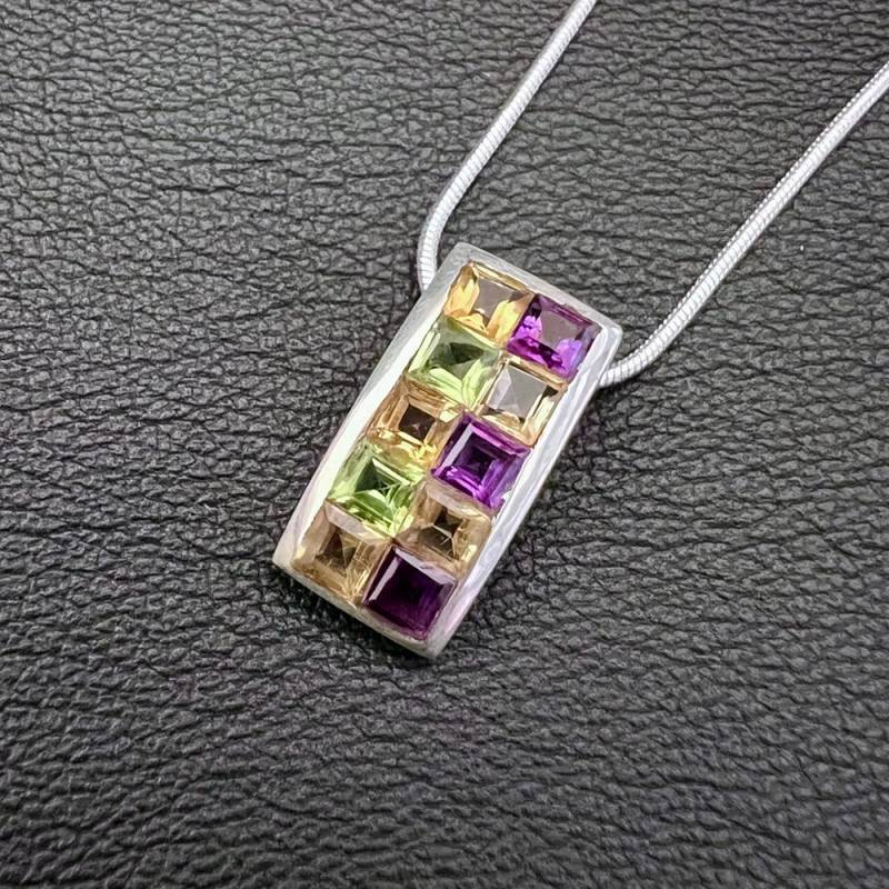 Multi-Edelstein-Bogen Gebogenes Rechteck Sterlingsilber Anhänger Amethyst Citrin Peridot Multi-Color Princess Cut Edelsteine Schokoriegel von LadyMoonfyre