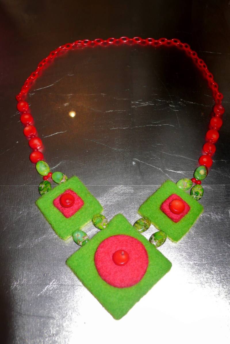 Nadel Gefilzt Halskette Art-Deco-stil Nadel Gefilzt Halskette Art-Deco-stil von LadyRegretto