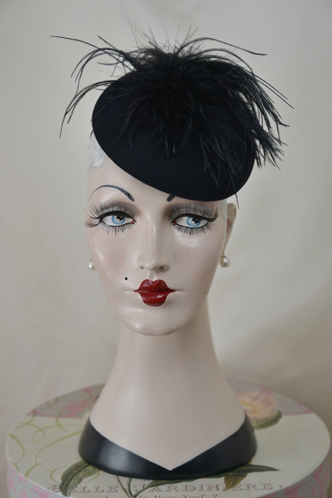 Schwarzer Cocktail Hut, Mini Baskenmütze, Fascinator Schwarzer Cocktail Hut, Mini Baskenmütze, Fascinator von LadySalisbury