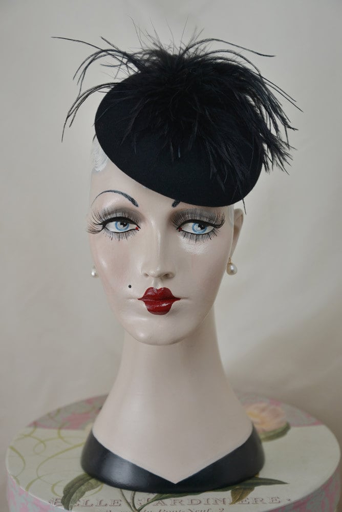 Schwarzer Cocktail Hut, Mini Baskenmütze, Fascinator Schwarzer Cocktail Hut, Mini Baskenmütze, Fascinator von LadySalisbury