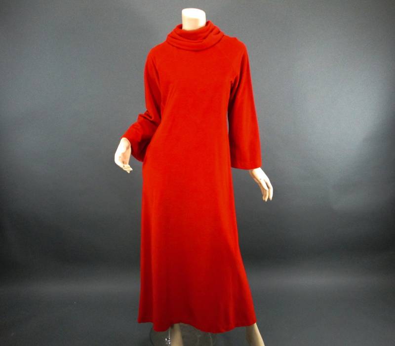 1970Er Jahre Tomatenrote Robe, Velour Loll Ease Hostessenkleid Goldgürtel Drapierter Kragen, Kaftan Loungewear, Kleid Zu Hause M/L, Vfg 1970Er Jahre Tomatenrote Robe, Velour Loll Ease Hostessenkleid Goldgürtel Drapierter Kragen, Kaftan Loungewear, Kleid Zu Hause M/L, Vfg von LadyScarlettsVintage