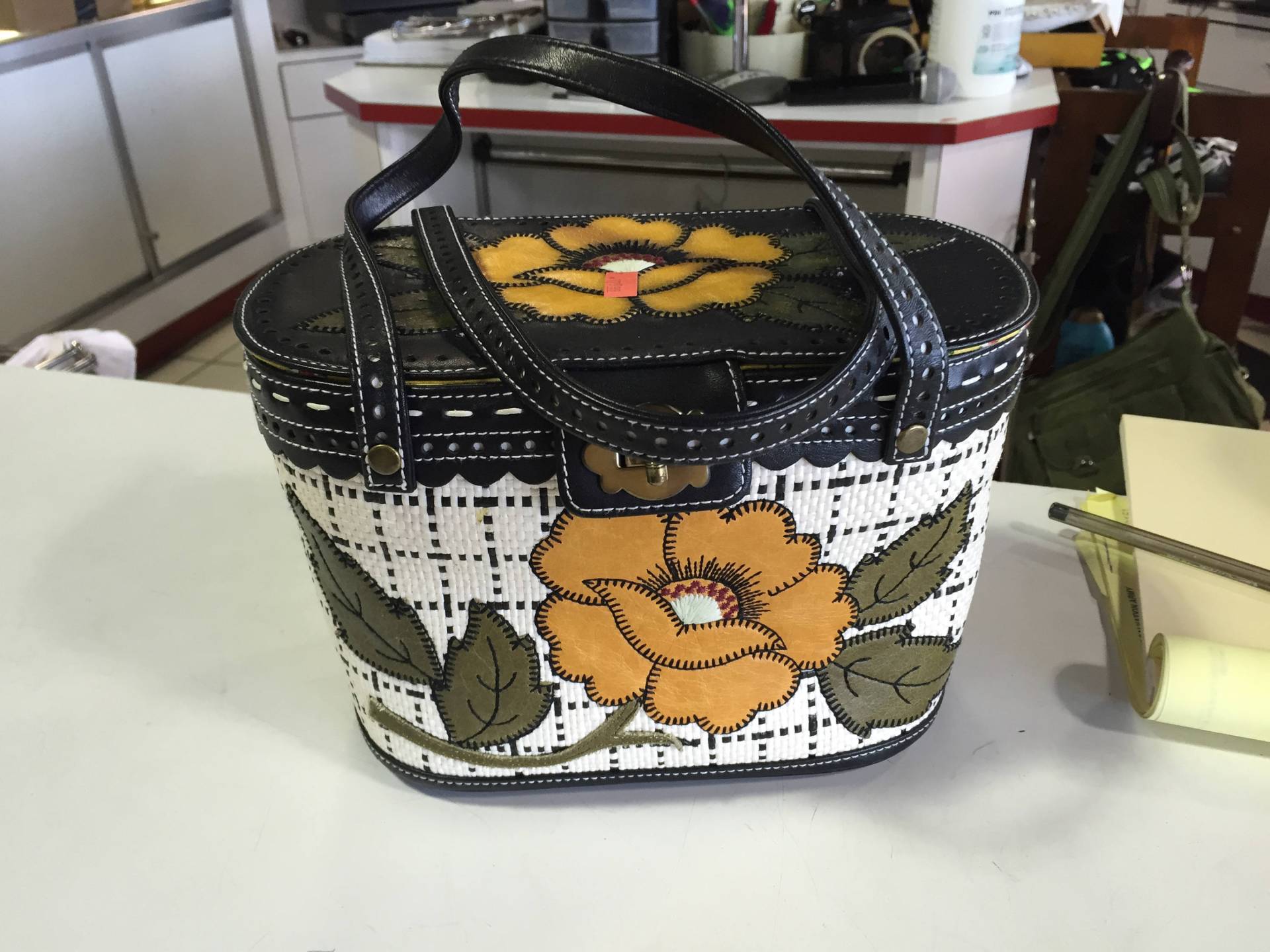 Isabella Fiore Gestickte Blumen Picknick-Korb-Schultasche Isabella Fiore Gestickte Blumen Picknick-Korb-Schultasche von LadySharstore