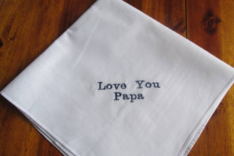 Männer Gesticktes Taschentuch, Love You Papa Hanky, Personalisierter Hanky von LadybugAwesomeFinds