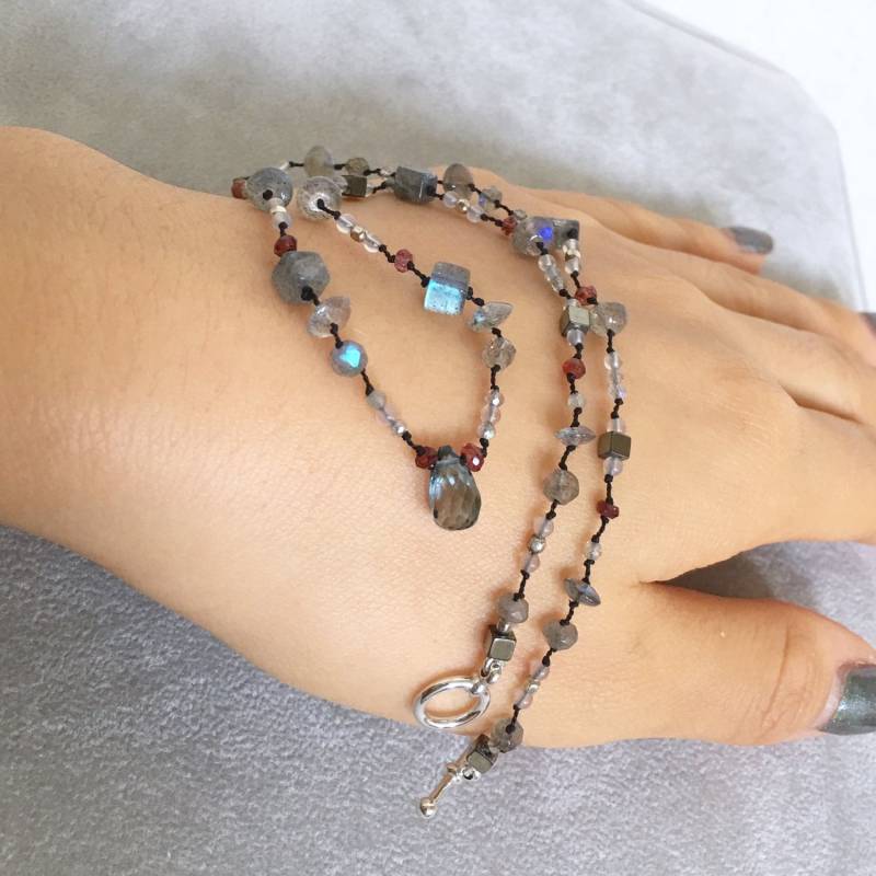London Blue Topas Chocker - Handgeknüpft Edelstein Topas, Labradorit, Saphir, Achat, Pyrit, Sterling Silber Sofort Lieferbar London Blue Topas Chocker - Handgeknüpft Edelstein Topas, Labradorit, Saphir, Achat, Pyrit, Sterling Silber Sofort Lieferbar von LadyoftheCamellia