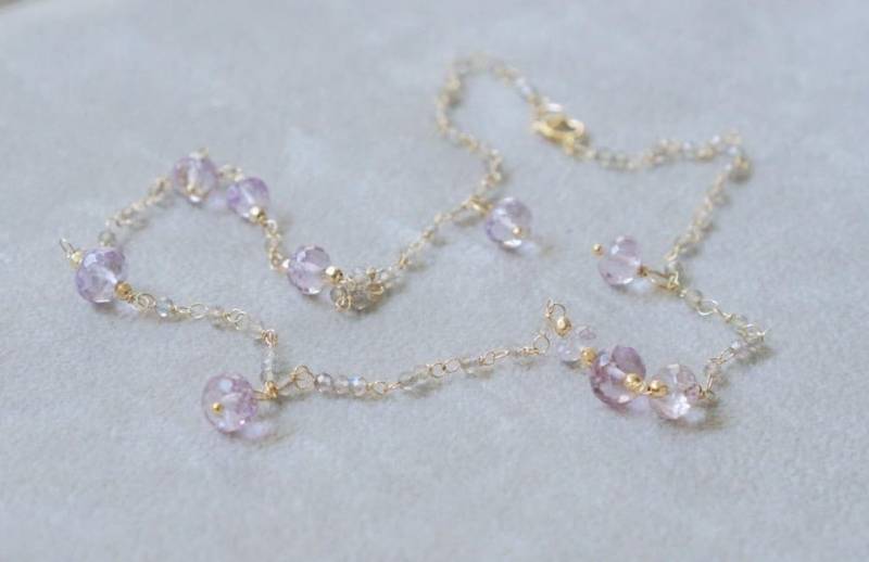 Pink Ametrine, Blue Flash Labradorite, Gold Perlen Chocker-Ready To Ship Pink Ametrine, Blue Flash Labradorite, Gold Perlen Chocker-Ready To Ship von LadyoftheCamellia