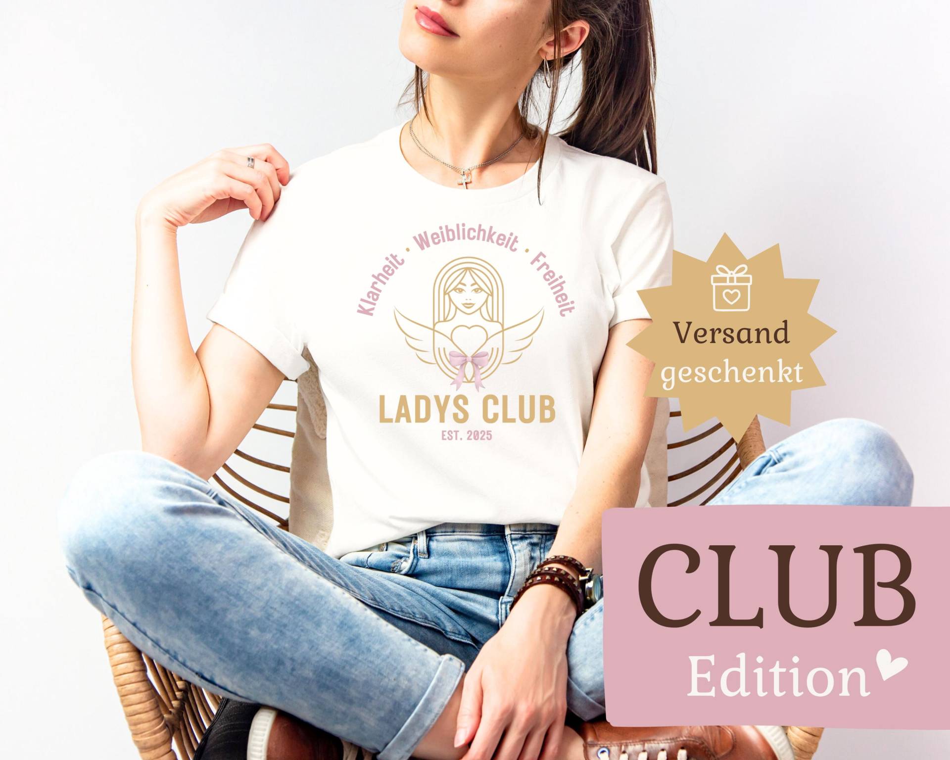Damen T-Shirt College Style Shirt Tshirt Baumwolle Statement Schleife Engel Selbstliebe Geschenkidee Geschenk Liebe Frau Freundin Ladys Club von LadysClub