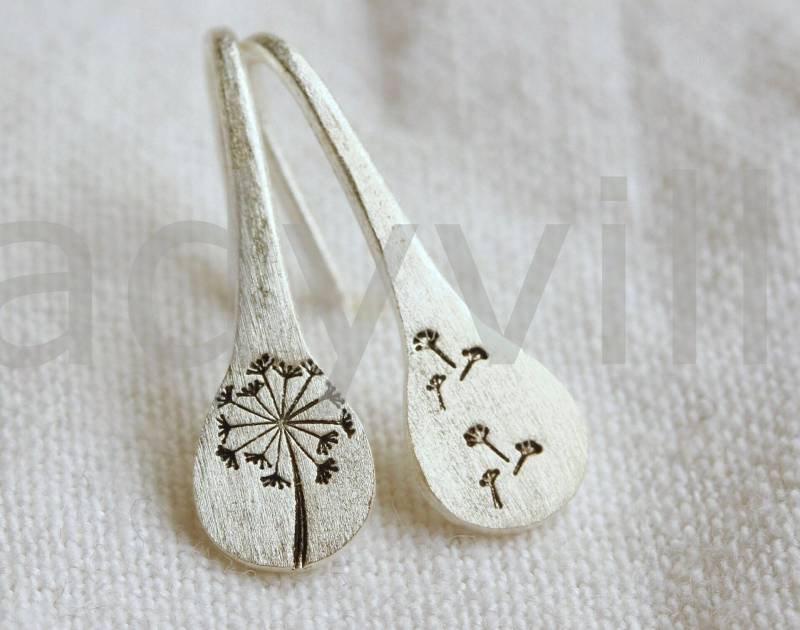 sterling Silber Ohrringe - Hand Gestempelte Pusteblume/Seit 2015 /Geschenk Für Sie Sommer Schmuck Minimalistisch Einzigartig von Ladyville