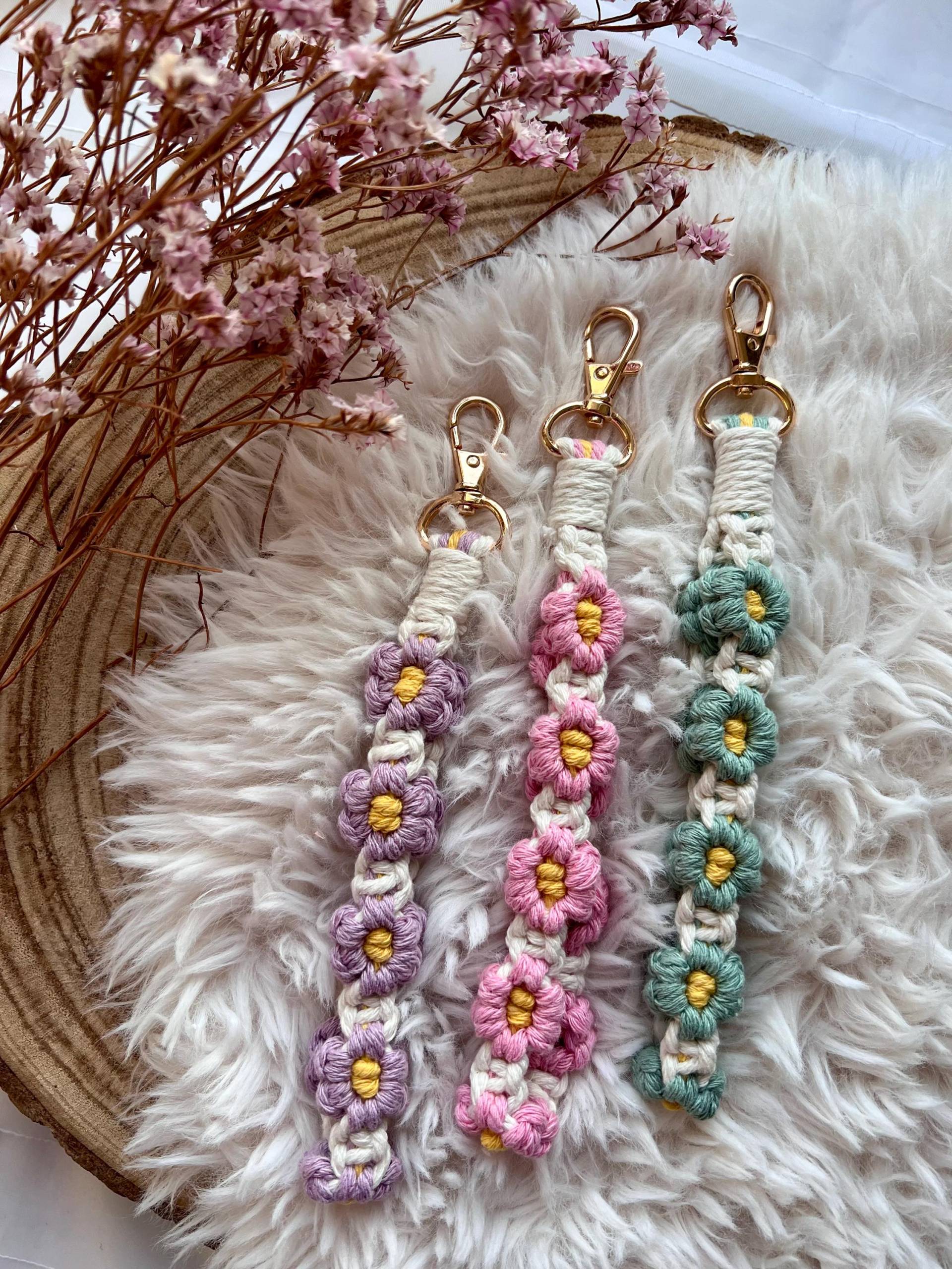 Makramee | Schlüsselanhänger Keychains Makrameeschlüsselanhänger |Anhänger Geschenk Gift| Muttertag| Blumen| Blumenanhänger Makramee | Schlüsselanhänger Keychains Makrameeschlüsselanhänger |Anhänger Geschenk Gift| Muttertag| Blumen| Blumenanhänger von LaeaArt
