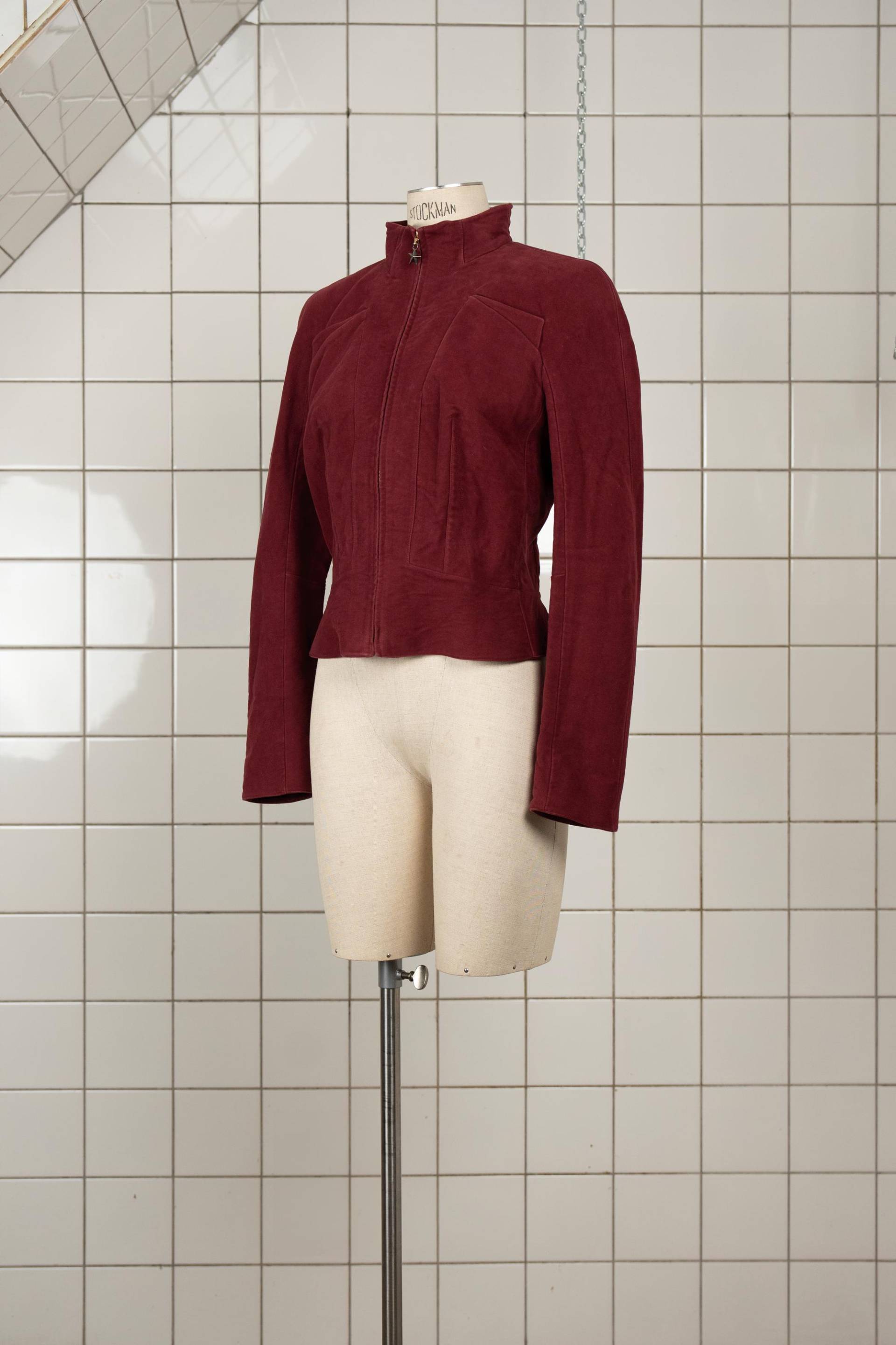 90Er Jahre Mugler Jacke Aus Weinrotem Moleskin 90Er Jahre Mugler Jacke Aus Weinrotem Moleskin von Lafirynda