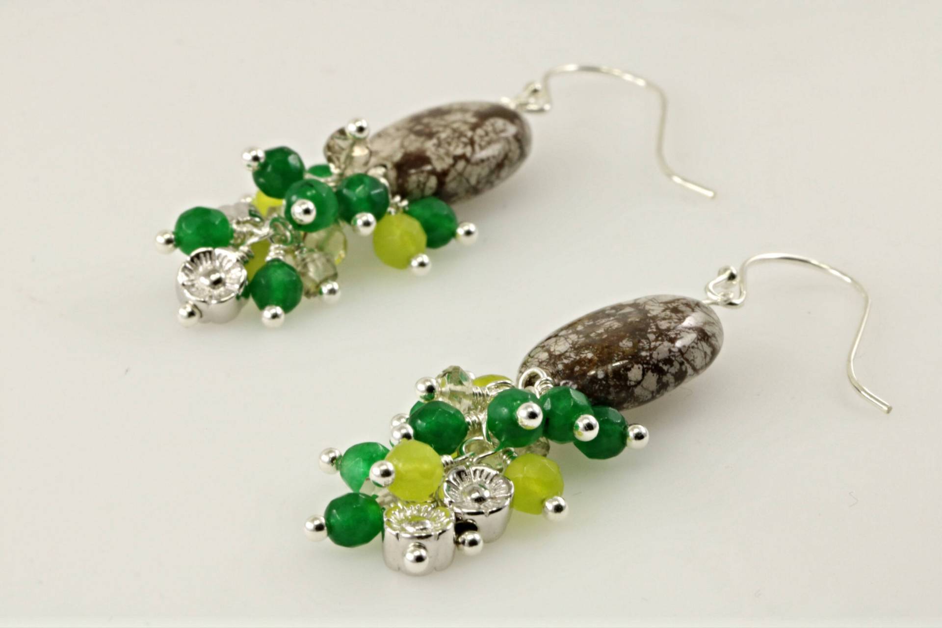 Braune Edelstein Ohrringe, Cluster Grüne Peridot Sterling Silber Perlen Braune Edelstein Ohrringe, Cluster Grüne Peridot Sterling Silber Perlen von LagoonjewelryArt