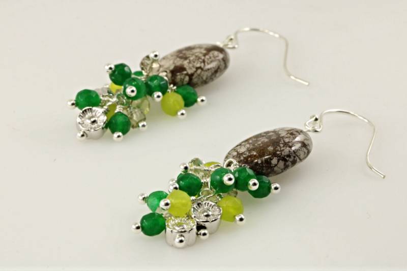 Braune Edelstein Ohrringe, Cluster Grüne Peridot Sterling Silber Perlen Braune Edelstein Ohrringe, Cluster Grüne Peridot Sterling Silber Perlen von LagoonjewelryArt