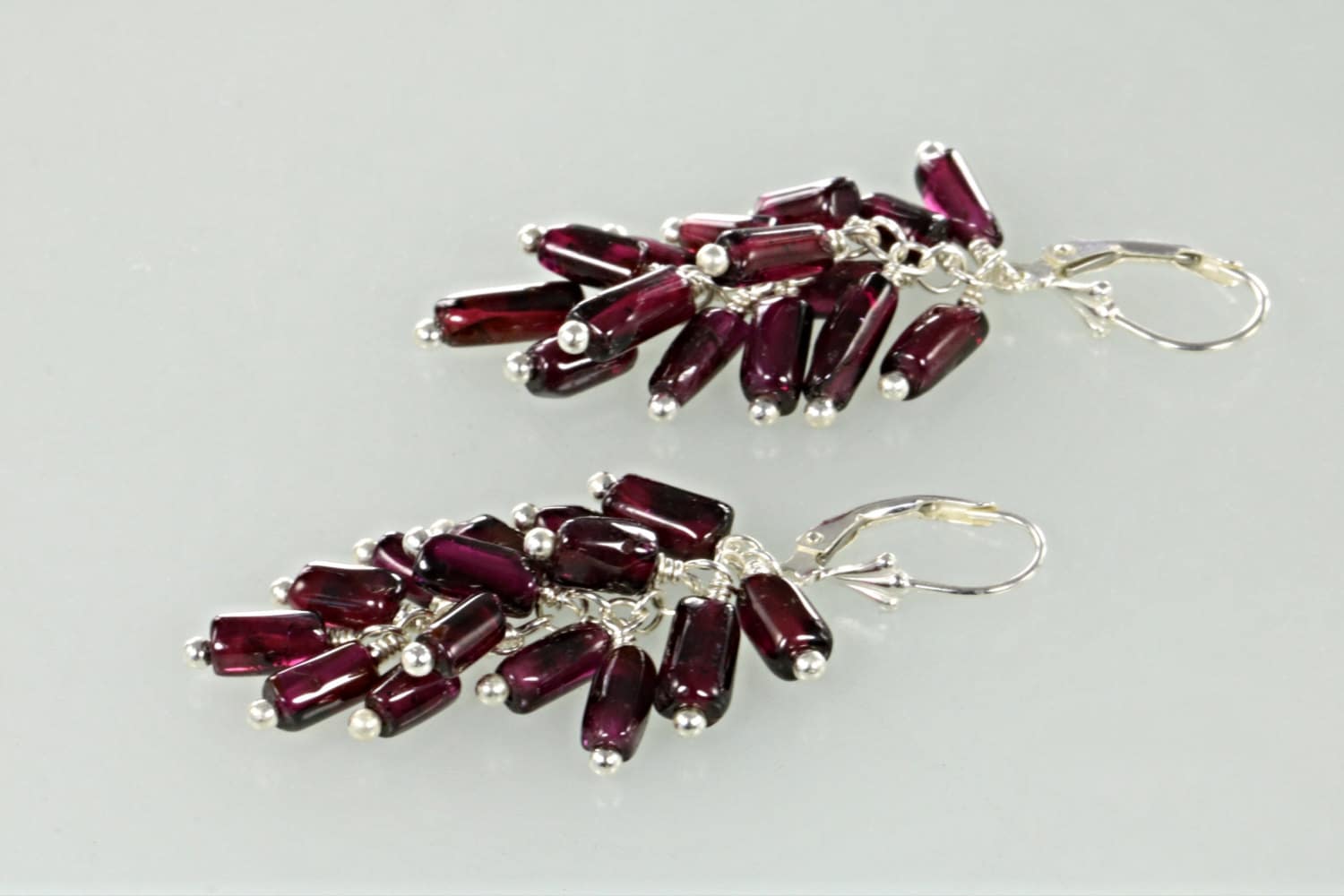 Roter Granat Cluster Sterling Silber Ohrringe, Edelstein Perlen Ohrringe Roter Granat Cluster Sterling Silber Ohrringe, Edelstein Perlen Ohrringe von LagoonjewelryArt