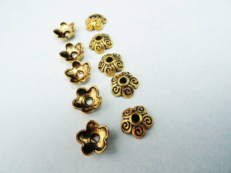 50 Perlenkappen Gold Pewter 4 X 10 Mm - Großhandel 50 Perlenkappen Gold Pewter 4 X 10 Mm - Großhandel von LagrigiaBeadsEtc