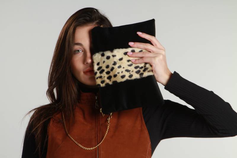Leopard Clutch Bag Wildleder & Strukturstoff Geldbörse Mit Goldkette von LagutShop