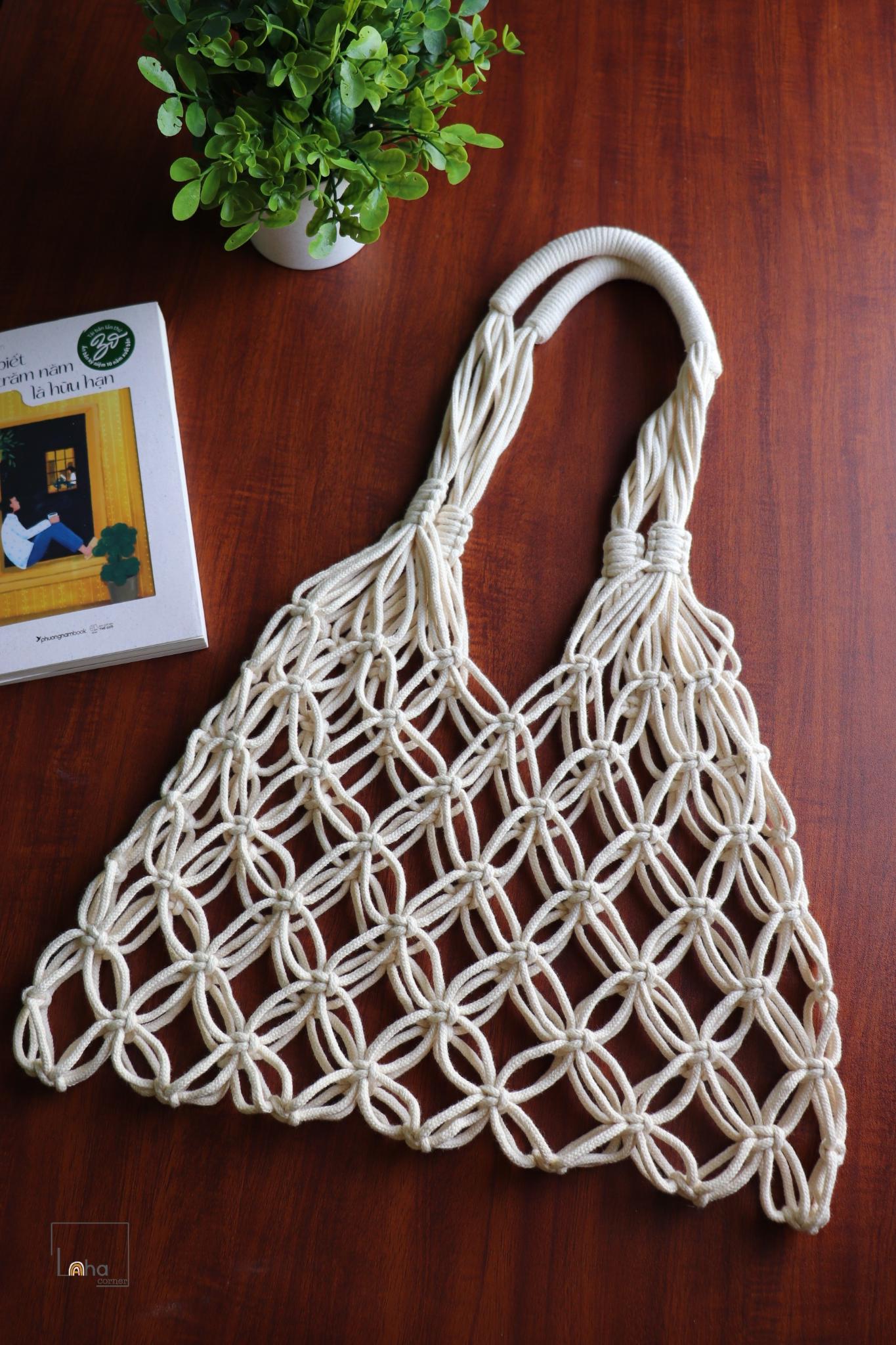 Handgefertigte Makramee Strandtasche Umweltfreundliche Baumwollmarkttasche Handgefertigte Makramee Strandtasche Umweltfreundliche Baumwollmarkttasche von LahaCorner