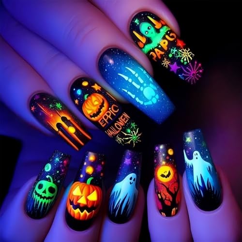 Halloween Nägel Kunstaufkleber 24 Stücke Abnehmbare Bauchmuskeln Mit Unvorhersehbar Fremden Und Webmustern Frauen Halloween Nagelkunst von Laikoutd