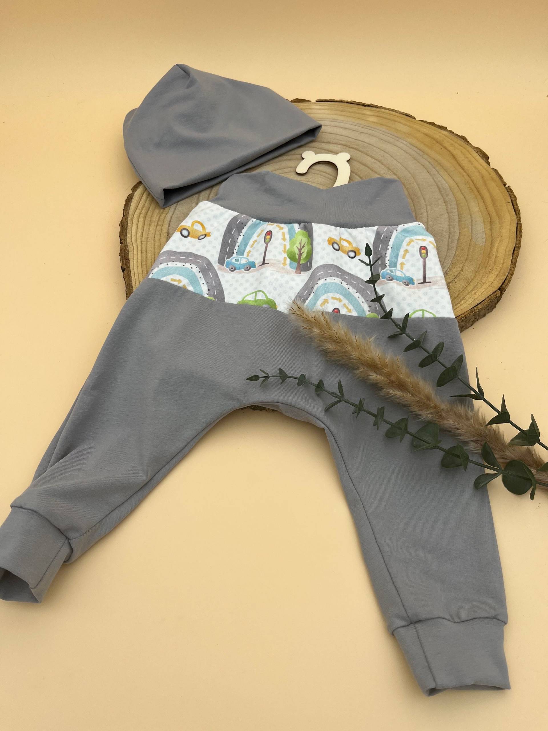 Handgenähte Babyhose & Mütze Im Set in Grau Gr.74/80, Geschenkset Baby von Lailistyle