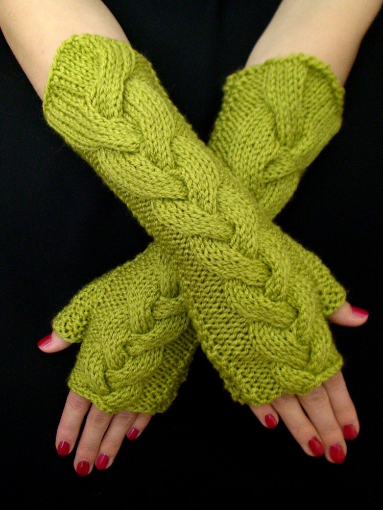 Beliebt Jetzt Sofort Fingerlose Handschuhe Lange Spargel Hellgrün Limette Chartreuse Handgelenkswärmer Mit Zopfmuster Extra Weich von LaimaShop