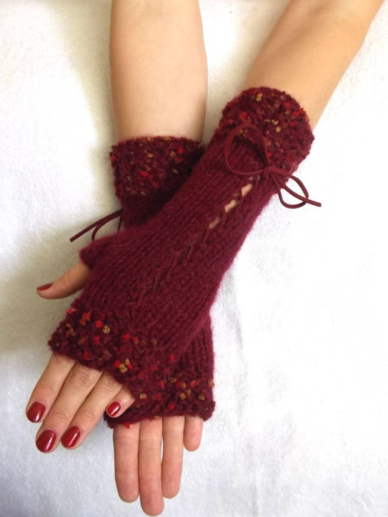 Fingerlose Handschuhe Burgundy Dark Red Korsett Pulswärmer Handgestrickte Frauen Wintermode von LaimaShop