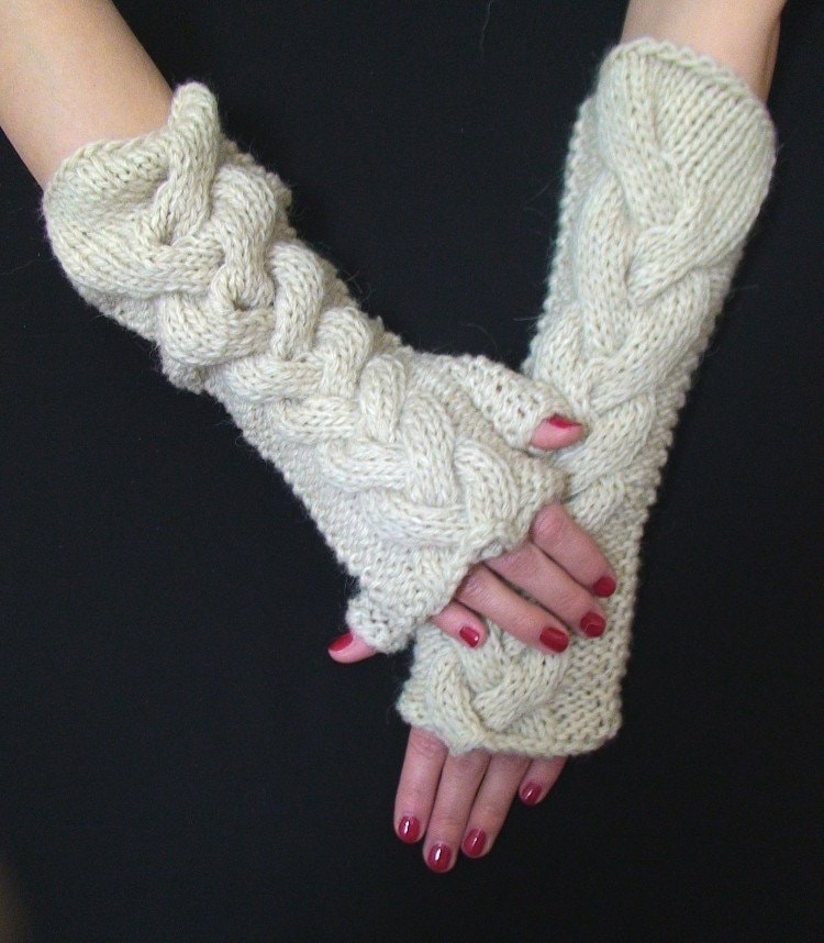 Fingerlose Handschuhe Gestrickt Pulswärmer Naturweiß Gestrickt Warm, Lang Und Weich von LaimaShop