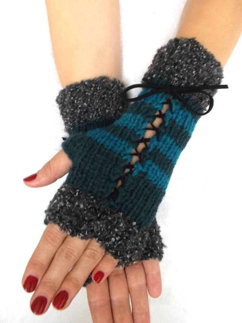 Fingerlose Handschuhe Türkis Blau Petrol Korsett Pulswärmer Victorian Style Frauen Winter Accessoire von LaimaShop