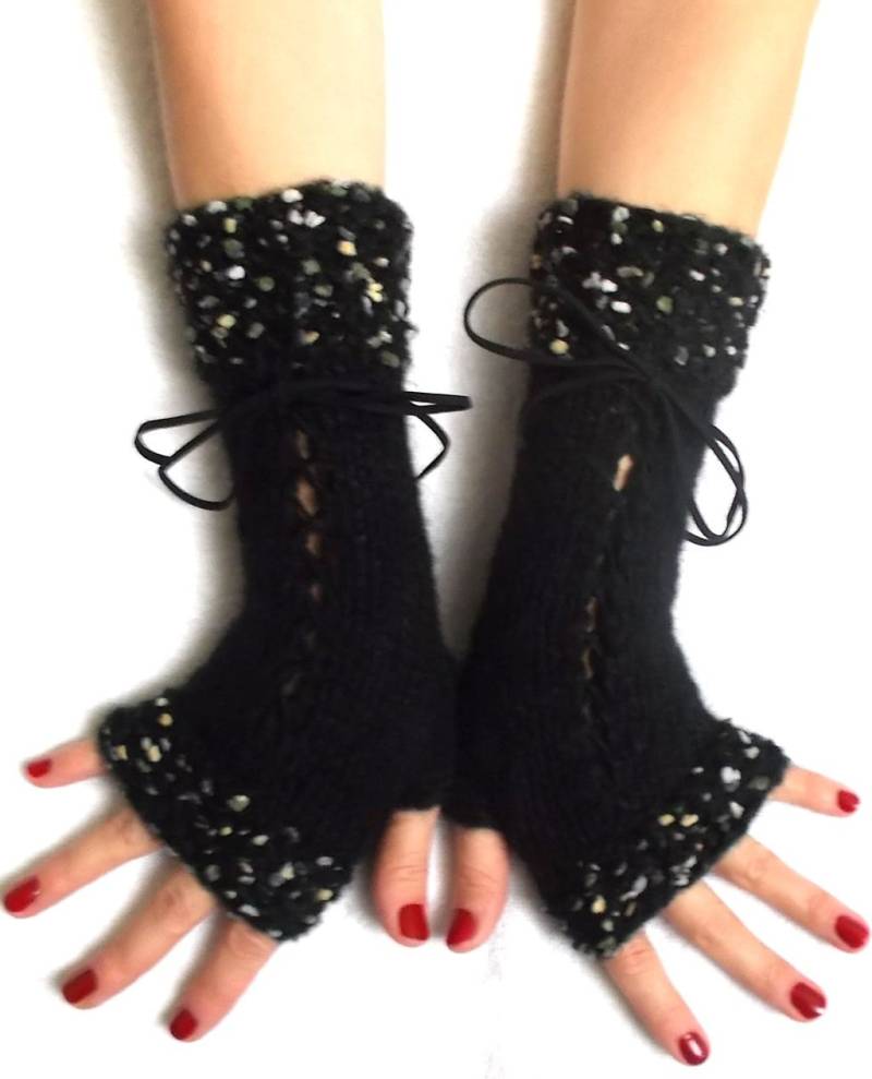 Schwarze Fingerlose Handschuhe Korsett Pulswärmer Handgestrickte Frauen Wintermode von LaimaShop