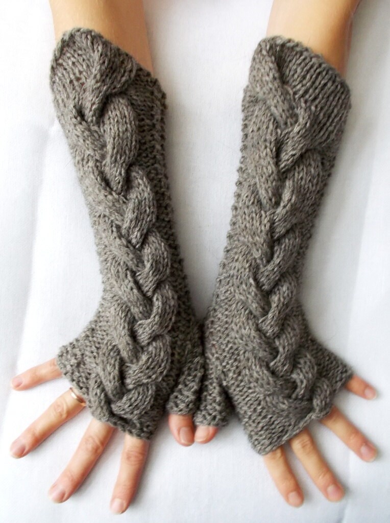 Taupe Armstulpen Pulswärmer, Mit Zopfmuster, Extra Lang Und Weich, Grau-Braun von LaimaShop