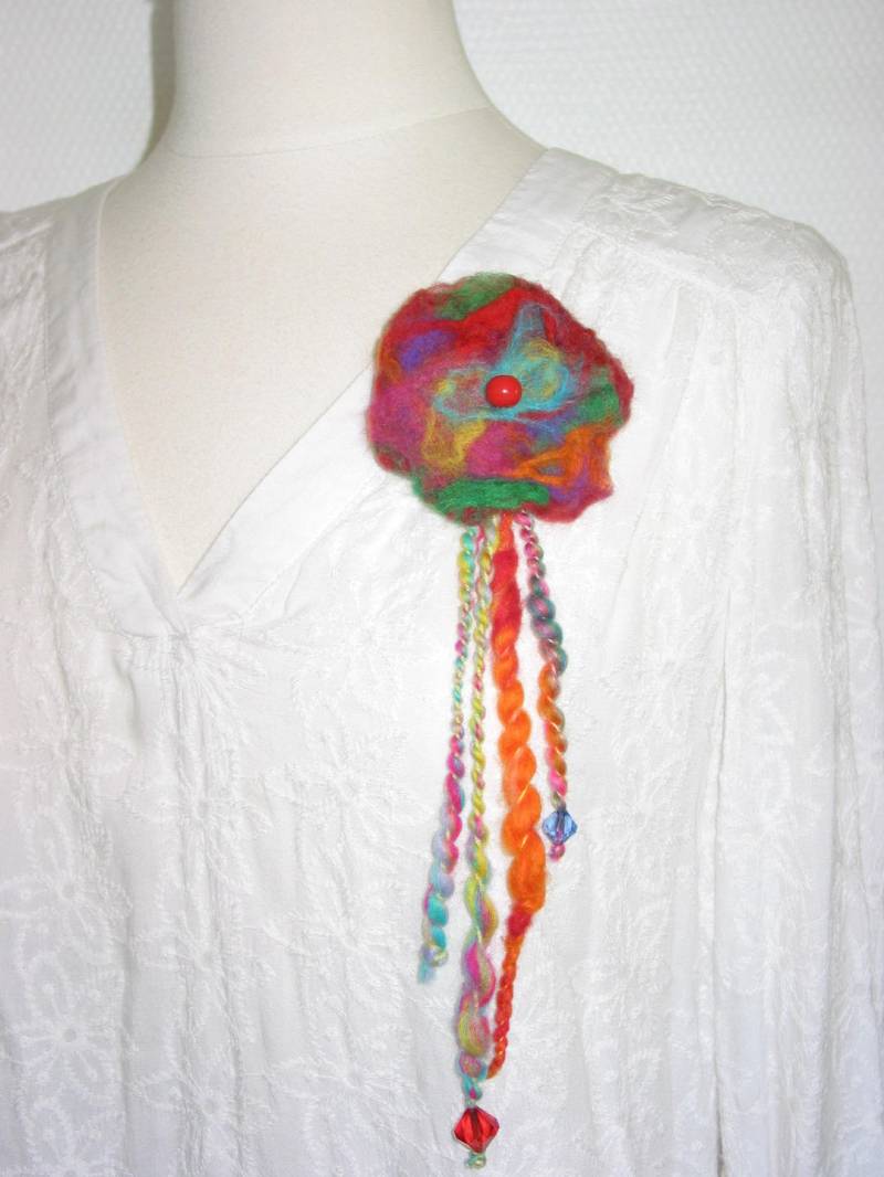 Gefilzte Und Gesponnene Wollbrosche Hand "Harlekin" von Lainageek
