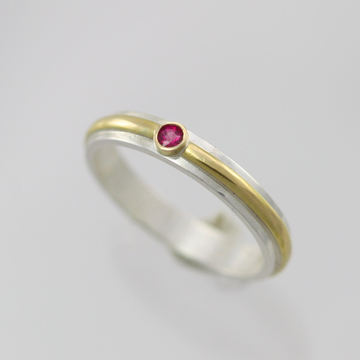 1 Stein Wickelring Mit Rubin in Sterling Silber & 14Ky Gold 1 Stein Wickelring Mit Rubin in Sterling Silber & 14Ky Gold von LaineBenthalldesigns