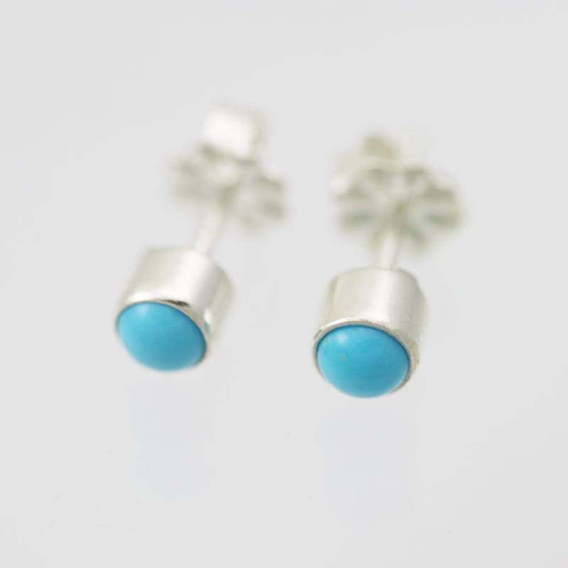 4mm Türkis Tropfen Ohrstecker in Sterling Silber 4mm Türkis Tropfen Ohrstecker in Sterling Silber von LaineBenthalldesigns