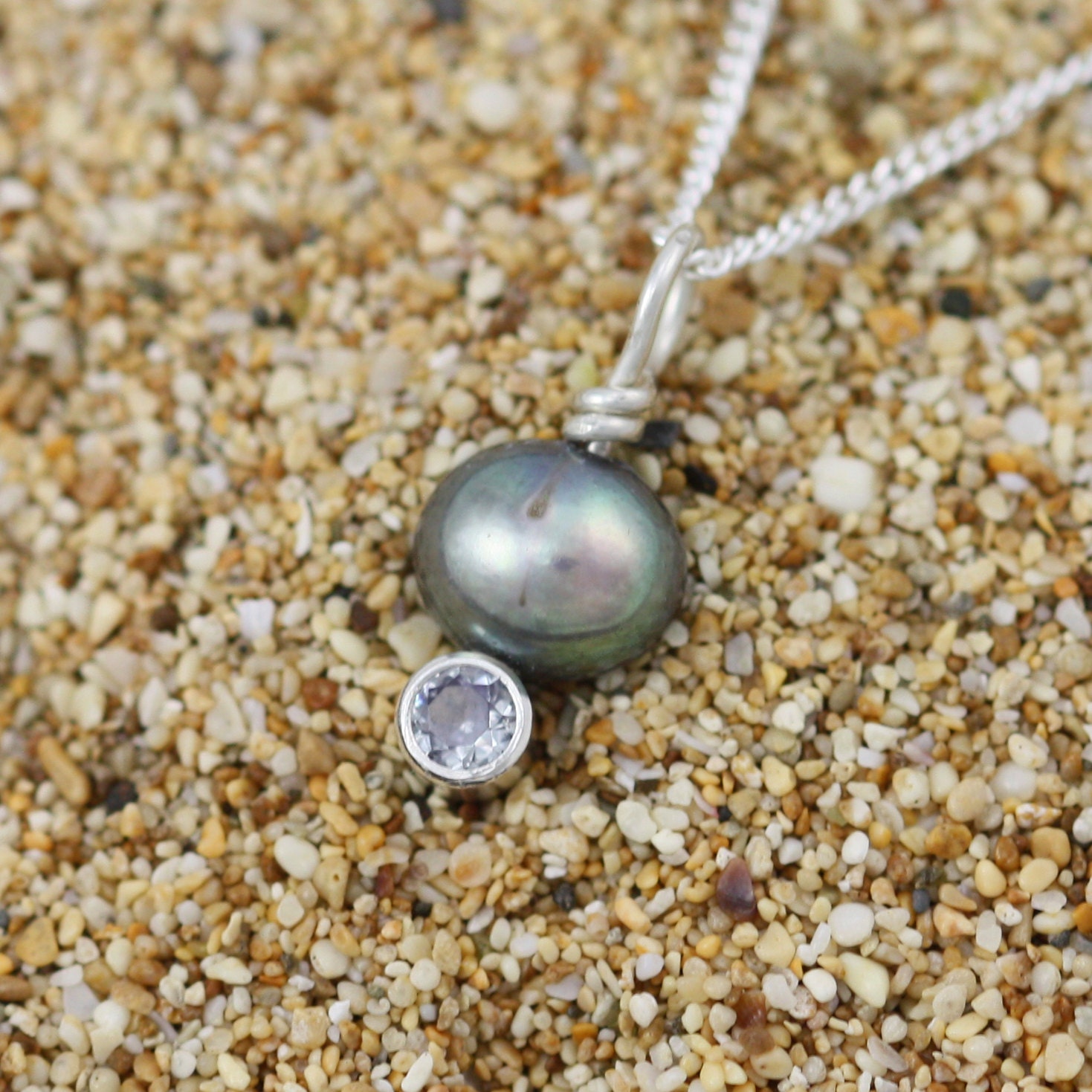 Alexandrit Pfau Perle Tropfen Halskette in Sterling Silber Alexandrit Pfau Perle Tropfen Halskette in Sterling Silber von LaineBenthalldesigns