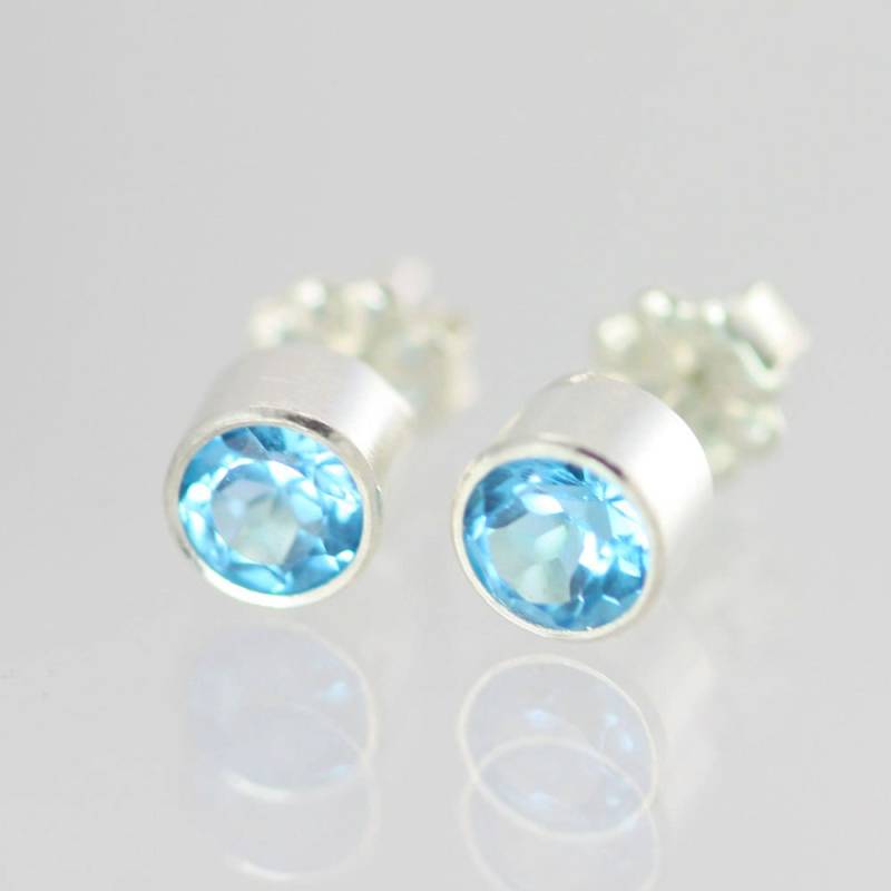 Blaue Topas Tropfen Ohrstecker 5mm Sterling Silber von LaineBenthalldesigns