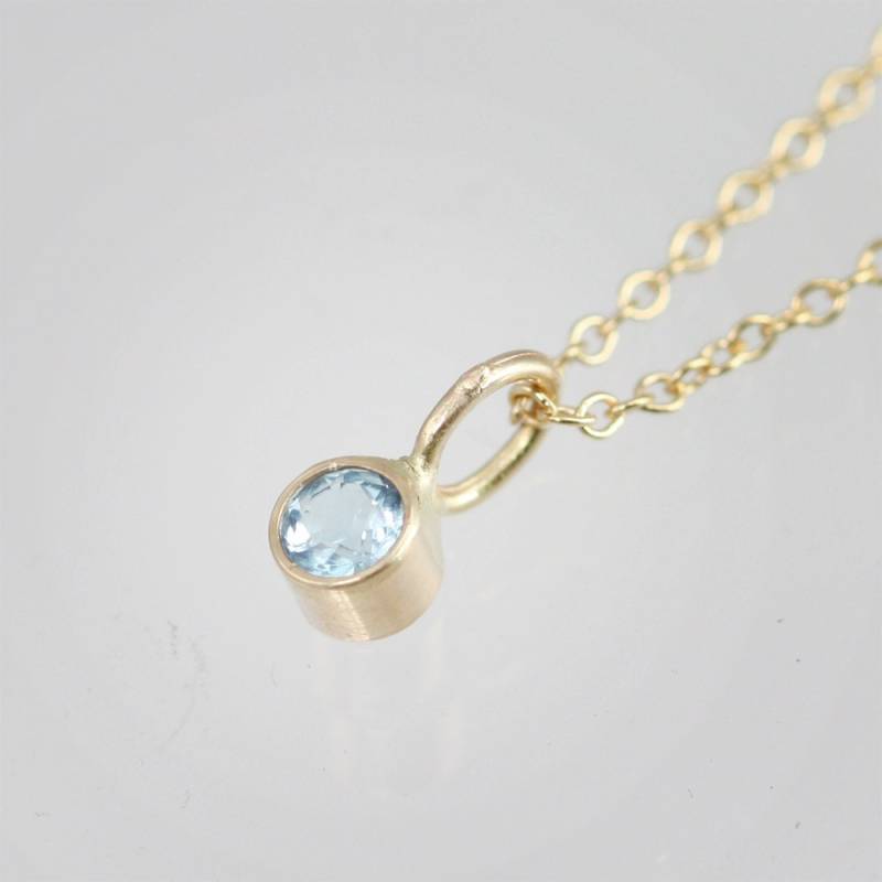 Blautopas Tropfen Kette in 585Er Gelbgold von LaineBenthalldesigns