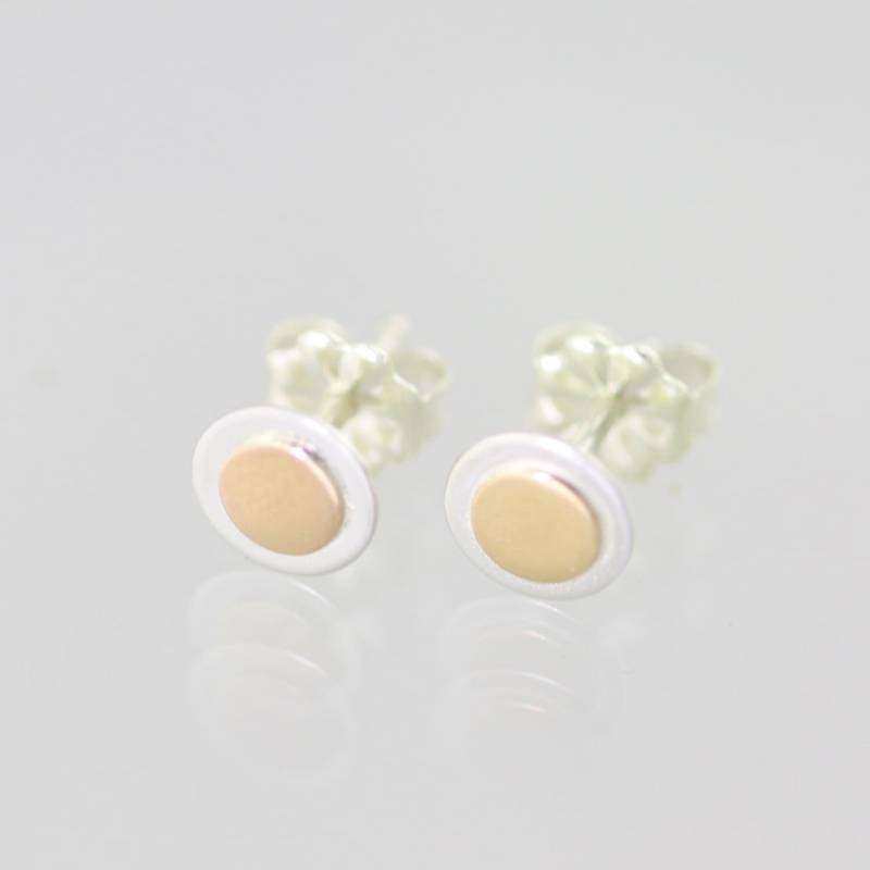 Dot Stack Beiträge in 14Ky Gold & Sterling Silber Dot Stack Beiträge in 14Ky Gold & Sterling Silber von LaineBenthalldesigns