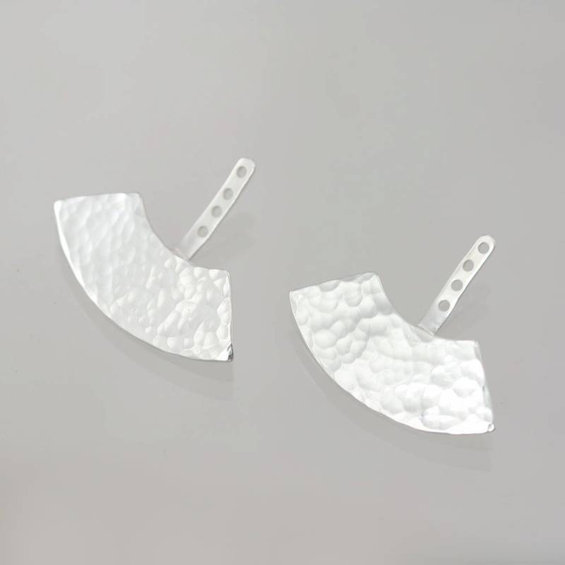 Gehämmerte Ohrstecker Aus Sterling Silber Gehämmerte Ohrstecker Aus Sterling Silber von LaineBenthalldesigns