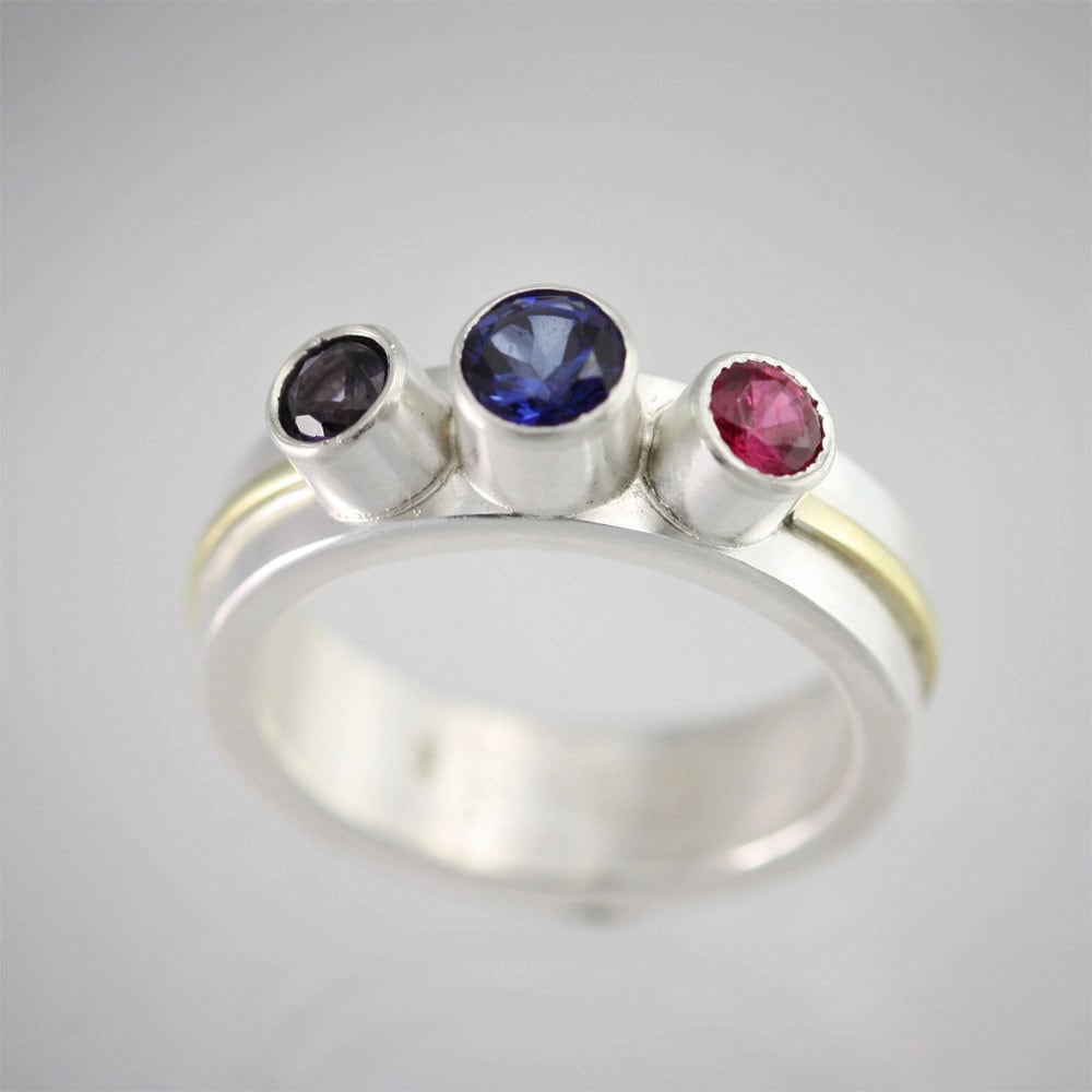 Mutterring | 3 Steine Wrap Ring, Lrg. 14K Auf Bestellung von LaineBenthalldesigns