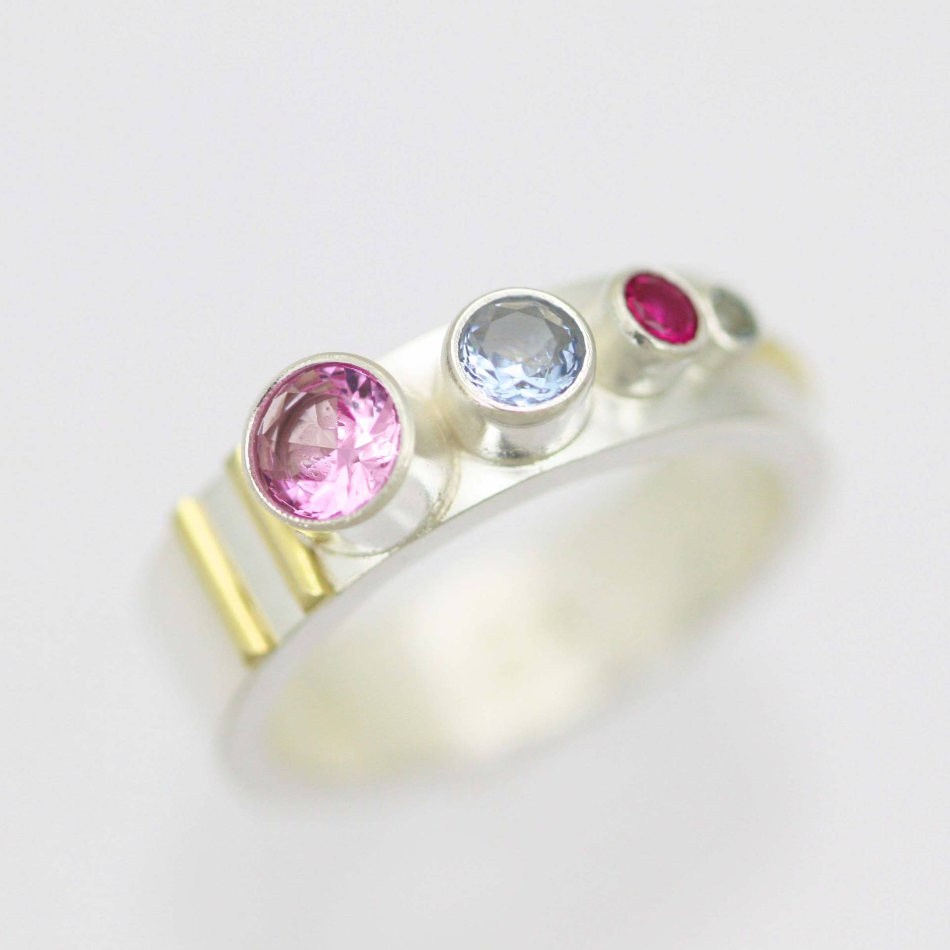 Mutterring Mit 4 Steinen in Sterling Silber Und 585Er Gold von LaineBenthalldesigns