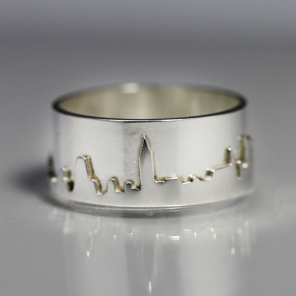 New York City Skyline Ring Sterling Silber | Auf Bestellung von LaineBenthalldesigns