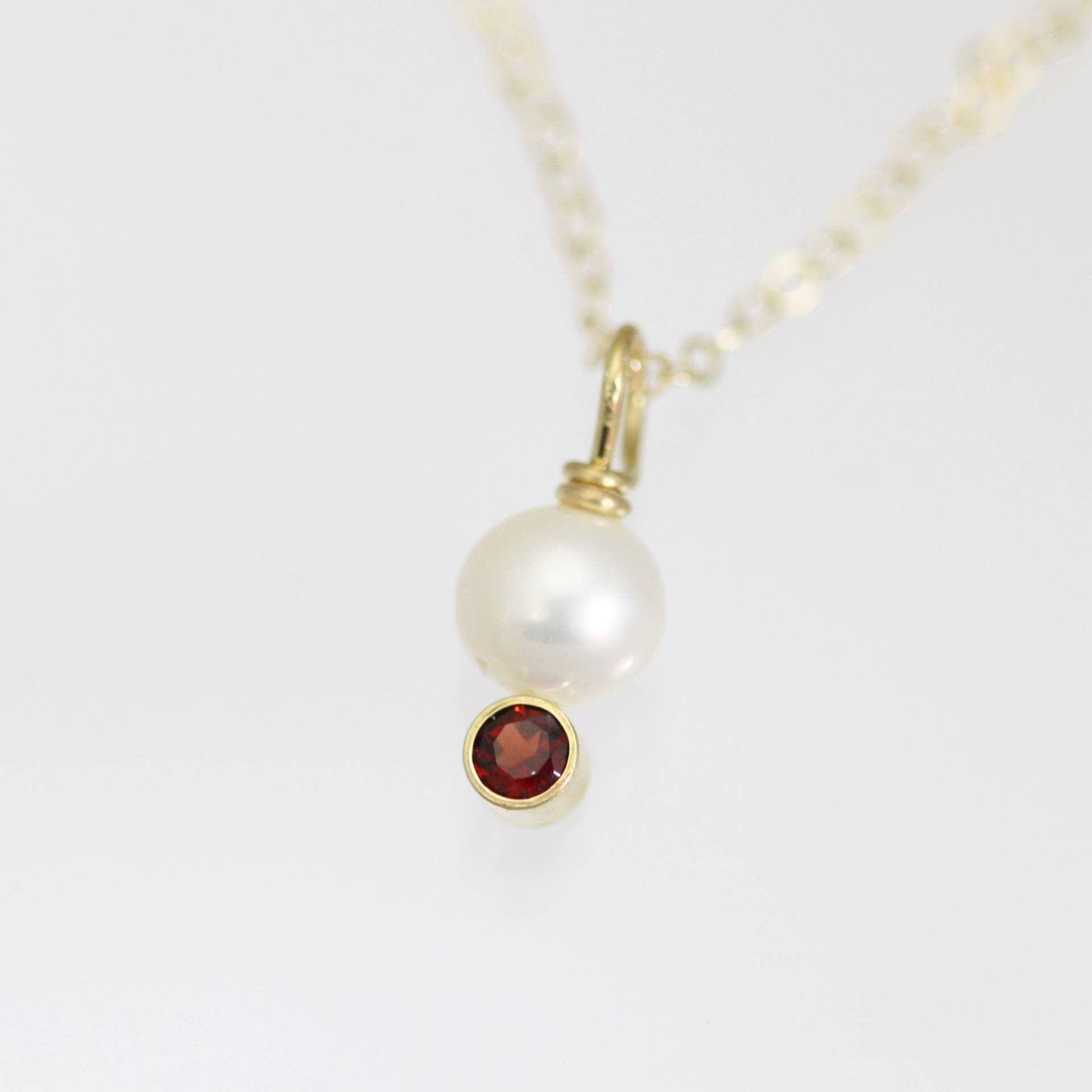 Perle Drop Neck Mit Geburtsstein 14K Gold | 16" von LaineBenthalldesigns