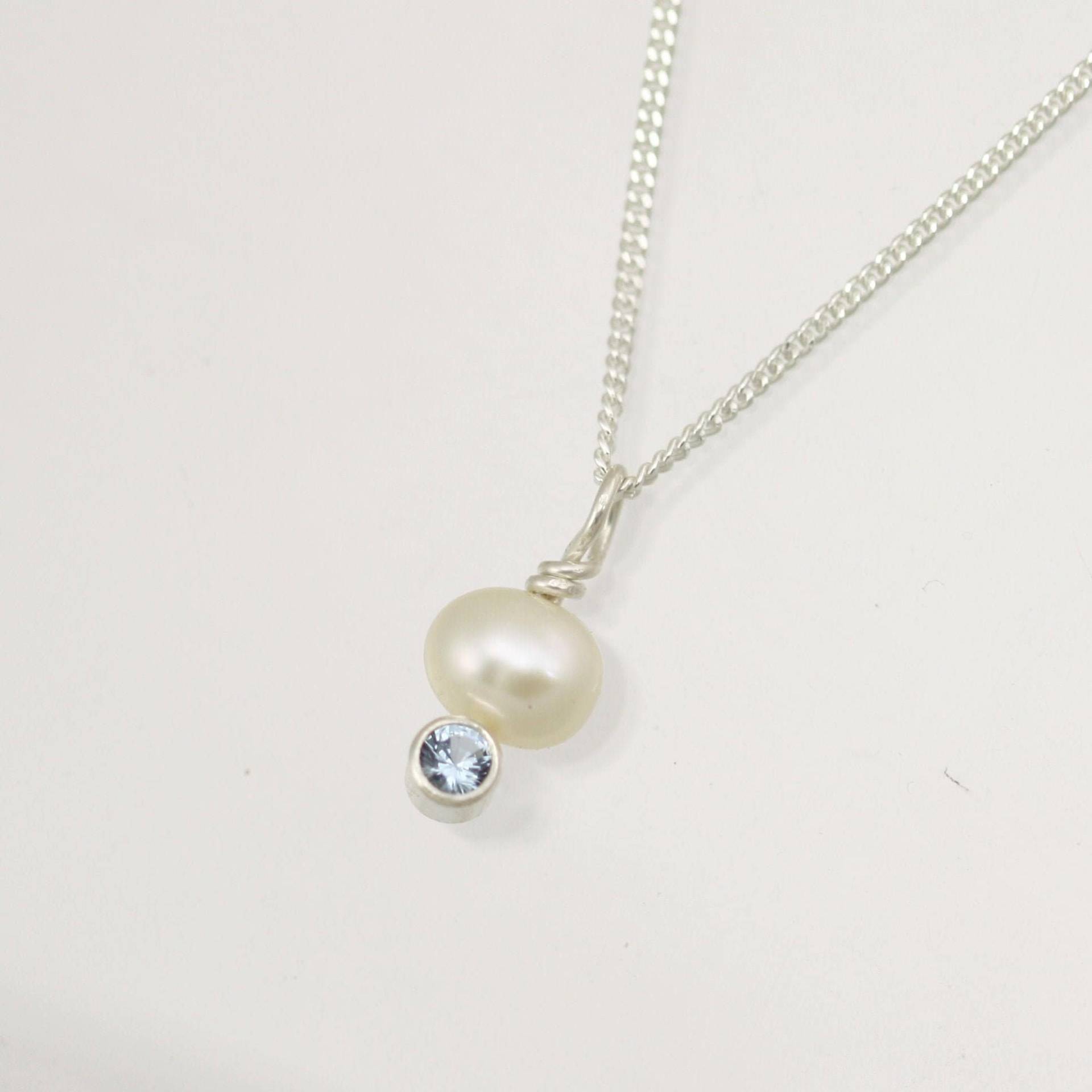 Perlenkette Mit Aquamarin Geburtsstein in Sterling Silber von LaineBenthalldesigns