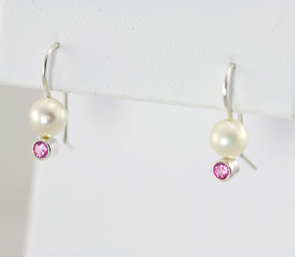 Perlenohrring Mit Pink Turmalin in Sterling Silber Oder 14Ky Gold Fill von LaineBenthalldesigns